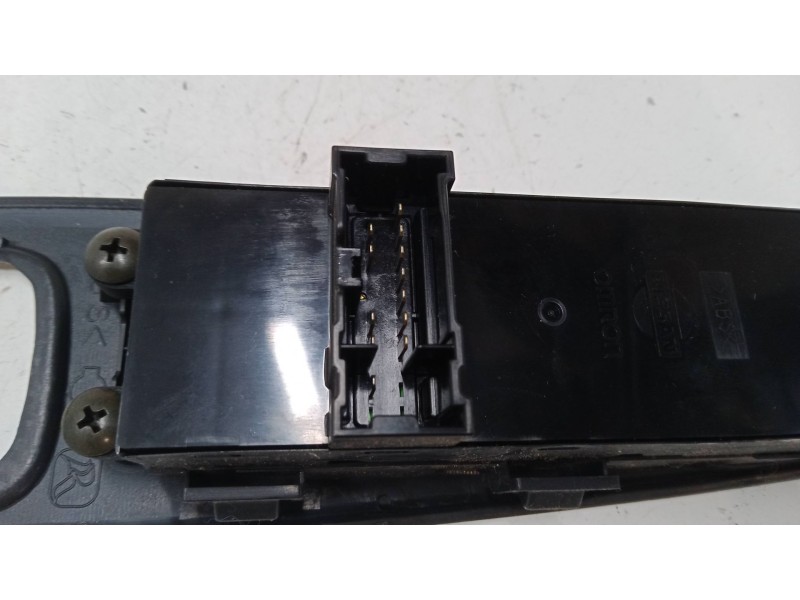 Recambio de mando elevalunas delantero izquierdo para nissan primera hatchback (p12) 1.6 referencia OEM IAM 25401 AV640  