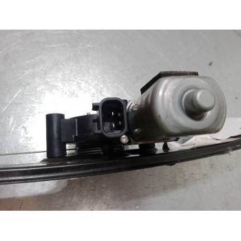 ELEVALUNAS ELECTRICO IZQUIERDO 3P 10R047135 