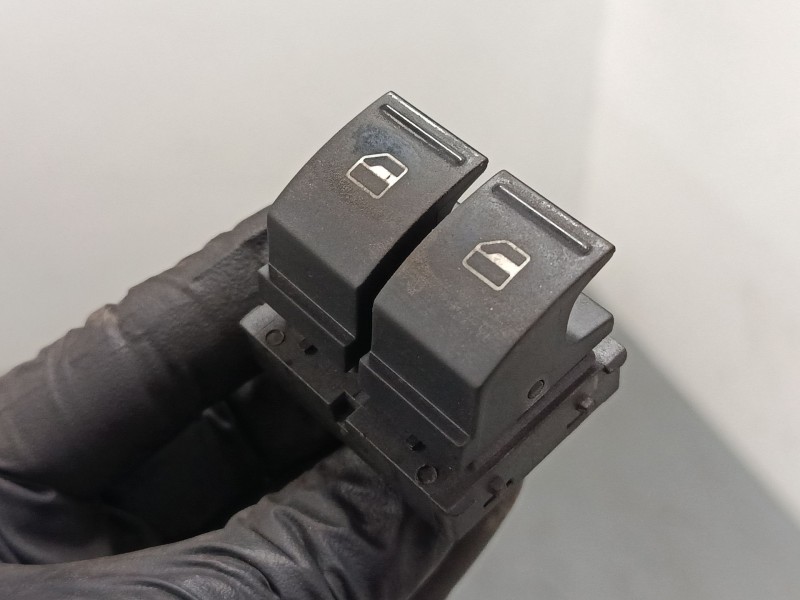 Recambio de mando elevalunas delantero izquierdo para seat ibiza iv sc (6j1, 6p5) 1.4 referencia OEM IAM 1K3959857A  