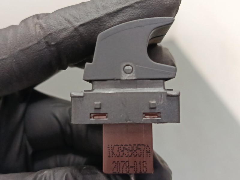 Recambio de mando elevalunas delantero izquierdo para seat ibiza iv sc (6j1, 6p5) 1.4 referencia OEM IAM 1K3959857A  