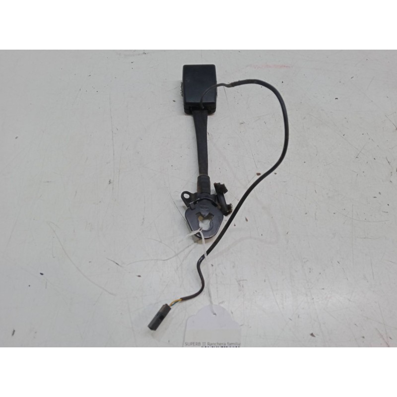 Recambio de anclaje cinturon delantero izquierdo para skoda superb ii station wagon (3t5) 2.0 tdi 16v referencia OEM IAM   