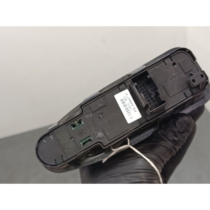 Recambio de mando elevalunas delantero izquierdo para fiat scudo furgoneta (270_, 272_) 1.6 d multijet referencia OEM IAM 000327