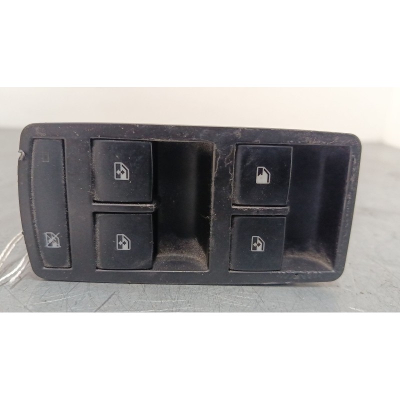 Recambio de mando elevalunas delantero izquierdo para opel insignia a sports tourer (g09) 2.0 cdti (35) referencia OEM IAM 13305