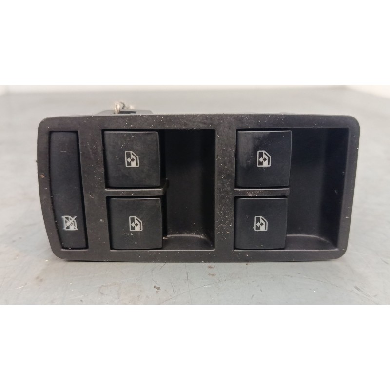 Recambio de mando elevalunas delantero izquierdo para opel insignia a (g09) 2.0 cdti (68) referencia OEM IAM 13305011  