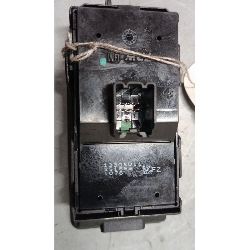 Recambio de mando elevalunas delantero izquierdo para opel insignia a (g09) 2.0 cdti (68) referencia OEM IAM 13305011  