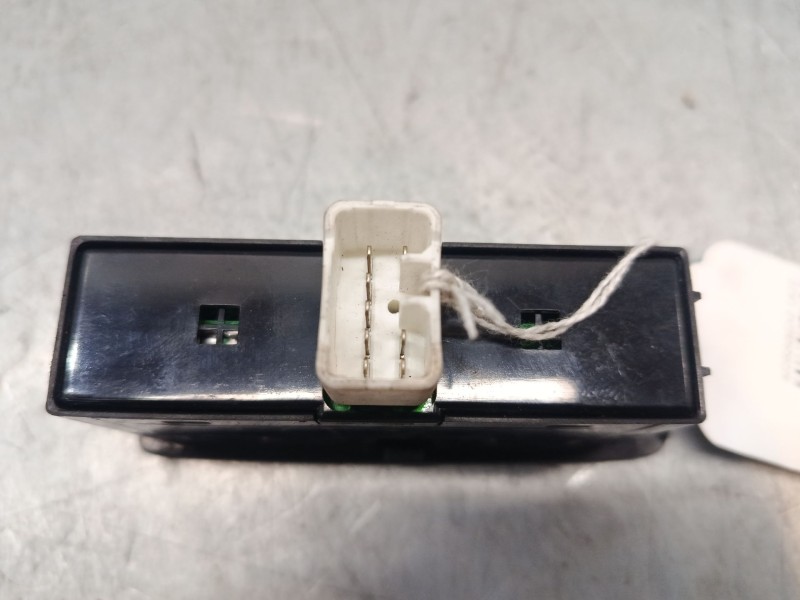 Recambio de mando elevalunas delantero izquierdo para ssangyong korando (kj) 2.9 td referencia OEM IAM   