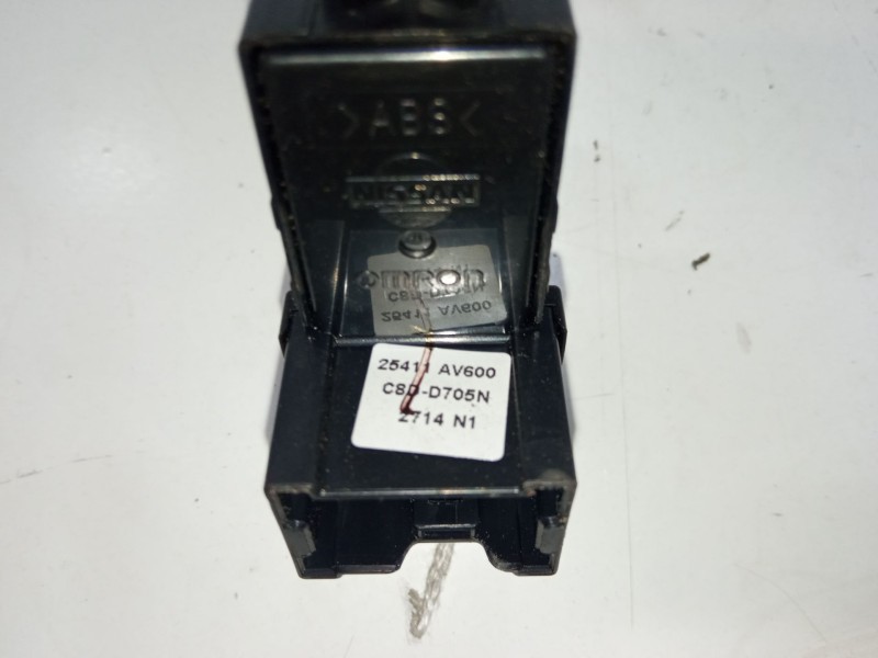 Recambio de mando elevalunas trasero izquierdo para nissan primera hatchback (p12) 1.6 referencia OEM IAM 25411AV600  