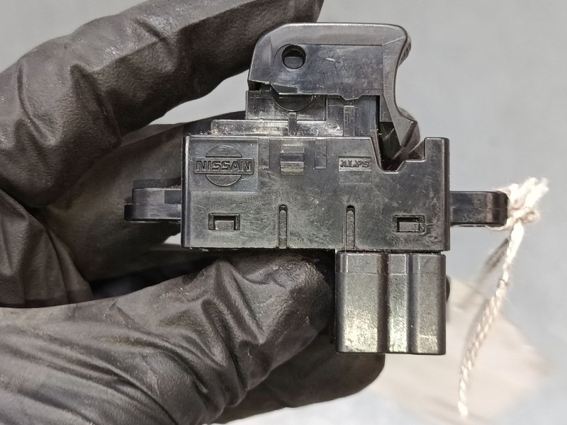 Recambio de mando elevalunas trasero izquierdo para nissan qashqai i (j10, nj10) 1.6 referencia OEM IAM 25411BR00A  