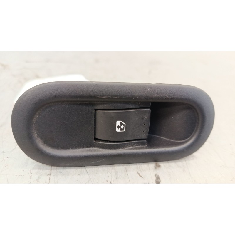 Recambio de mando elevalunas trasero izquierdo para renault kangoo / grand kangoo ii (kw0/1_) 1.5 dci 85 (kw0k, kw0l, kw0b) refe
