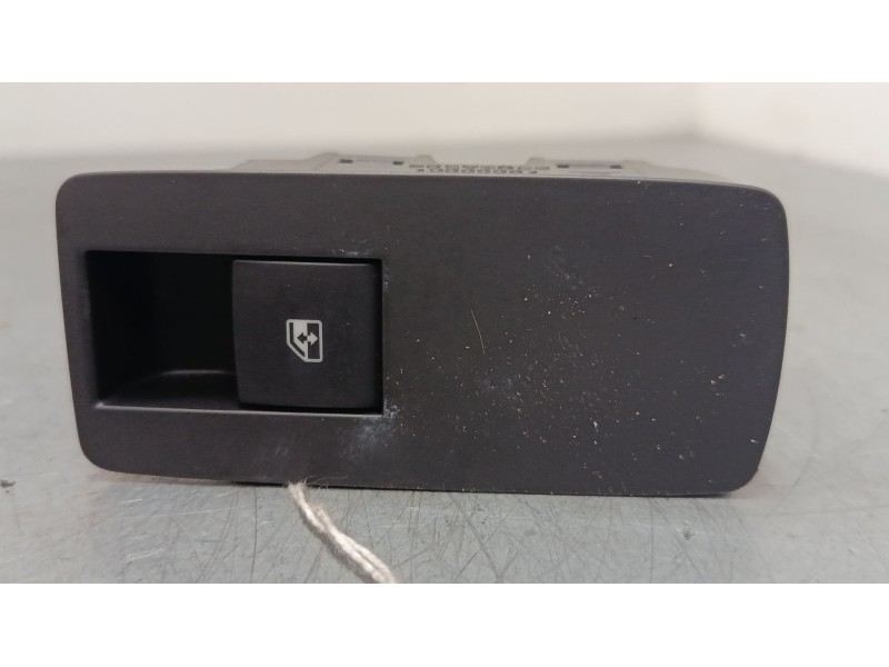 Recambio de mando elevalunas trasero izquierdo para opel insignia a (g09) 2.0 cdti (68) referencia OEM IAM 13301888  