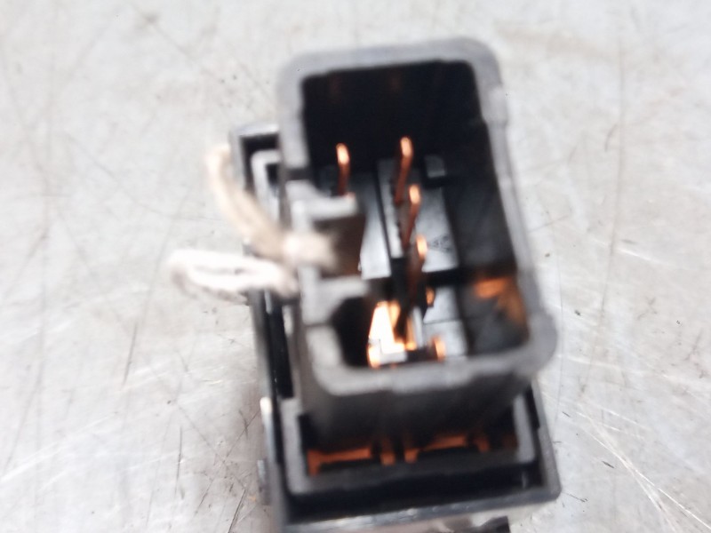 Recambio de mando elevalunas delantero derecho para hyundai tucson (jm) 2.0 referencia OEM IAM   