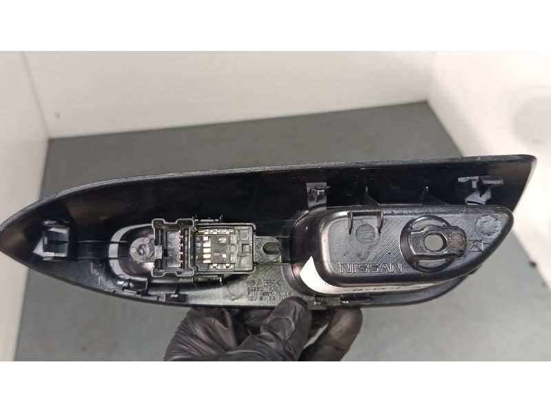 Recambio de mando elevalunas trasero derecho para nissan juke (f15) 1.2 dig-t referencia OEM IAM 829601KA2A  