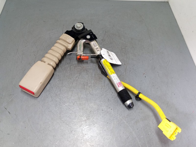 Recambio de anclaje cinturon delantero derecho para hyundai tucson (jm) 2.0 referencia OEM IAM   