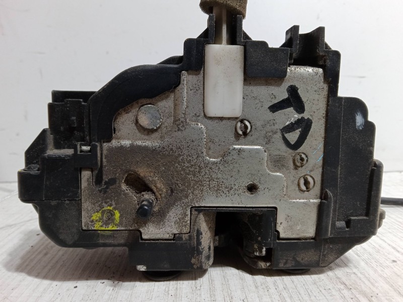 Recambio de cerradura puerta trasera derecha para renault modus / grand modus (f/jp0_) 1.4 (jp01, jp0j) referencia OEM IAM   