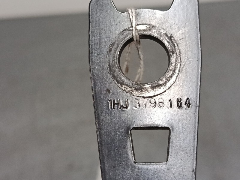 Recambio de anclaje cinturon delantero derecho para hyundai accent ii (lc) 1.3 referencia OEM IAM   