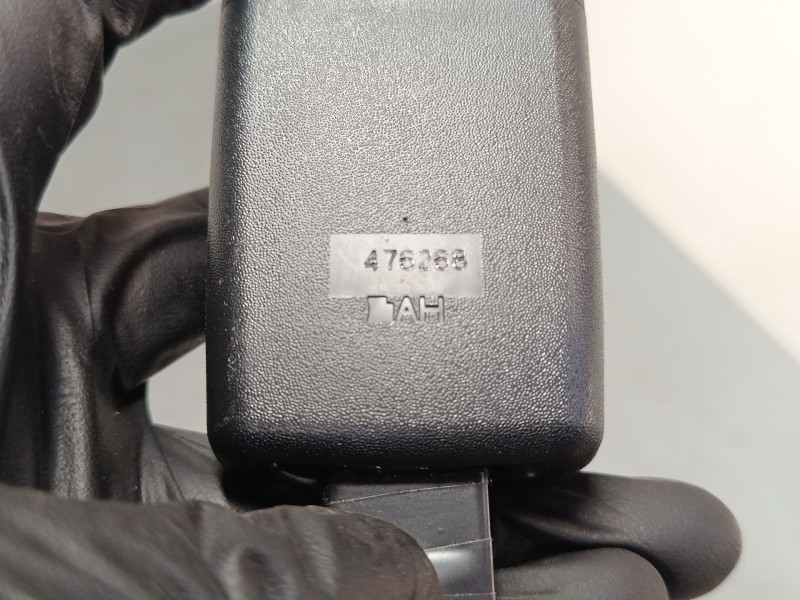 Recambio de anclaje cinturon delantero derecho para toyota auris (_e15_) 1.33 dual-vvti (nre150_) referencia OEM IAM   