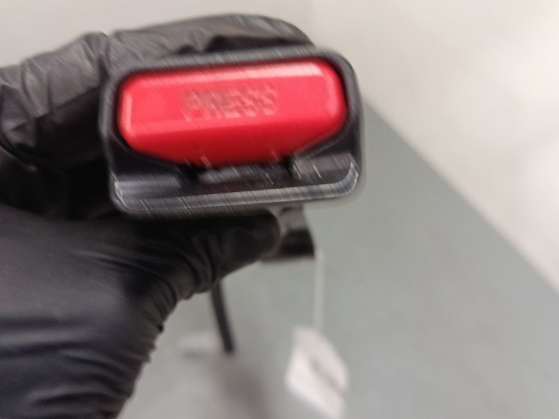 Recambio de anclaje cinturon delantero derecho para toyota auris (_e15_) 1.33 dual-vvti (nre150_) referencia OEM IAM   