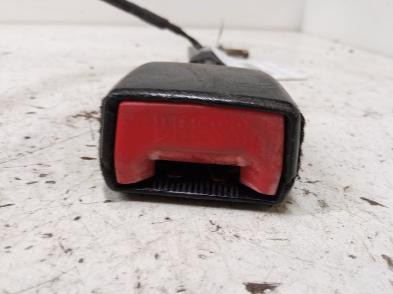 Recambio de anclaje cinturon delantero derecho para kia cee´d hatchback (ed) 1.4 referencia OEM IAM   