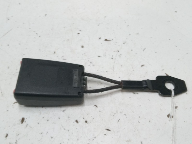 Recambio de anclaje cinturon delantero derecho para mercedes-benz clase c (w202) c 240 (202.026) referencia OEM IAM 2028608769  