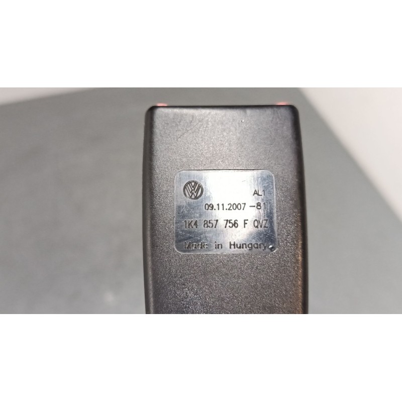 Recambio de anclaje cinturon delantero derecho para volkswagen golf plus v (5m1, 521) 1.9 tdi referencia OEM IAM 1K4857756F  