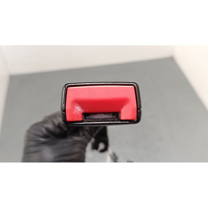 Recambio de anclaje cinturon delantero derecho para volkswagen golf plus v (5m1, 521) 1.9 tdi referencia OEM IAM 1K4857756F  