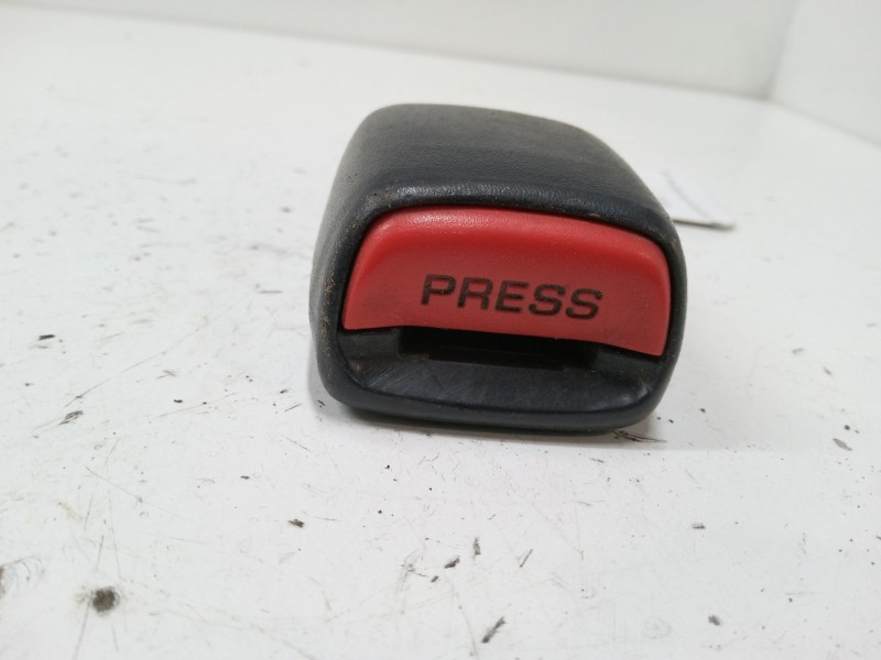 Recambio de anclaje cinturon delantero derecho para nissan almera ii hatchback (n16) 2.2 di referencia OEM IAM NSB1085  