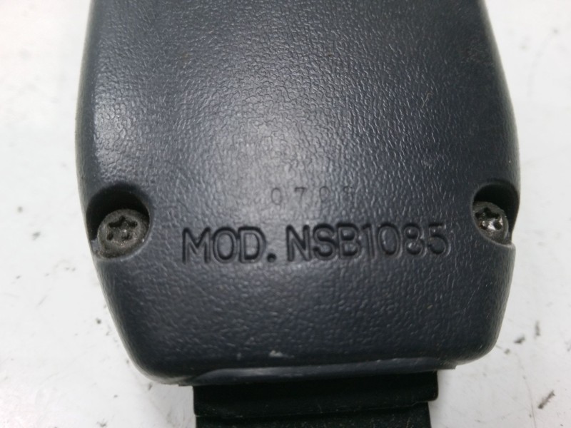 Recambio de anclaje cinturon delantero derecho para nissan almera ii hatchback (n16) 2.2 di referencia OEM IAM NSB1085  