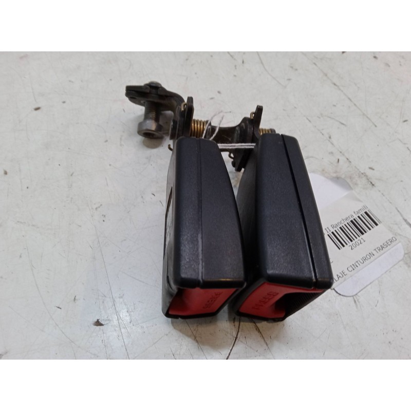 Recambio de anclaje cinturon trasero izquierdo para skoda superb ii station wagon (3t5) 2.0 tdi 16v referencia OEM IAM   