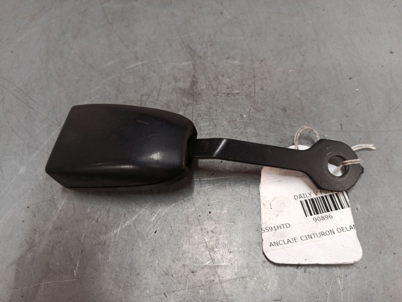 Recambio de anclaje cinturon delantero derecho para iveco daily v furgoneta 29s13, 29l13, 35c13, 35s13, 40c13, 40s13 referencia 