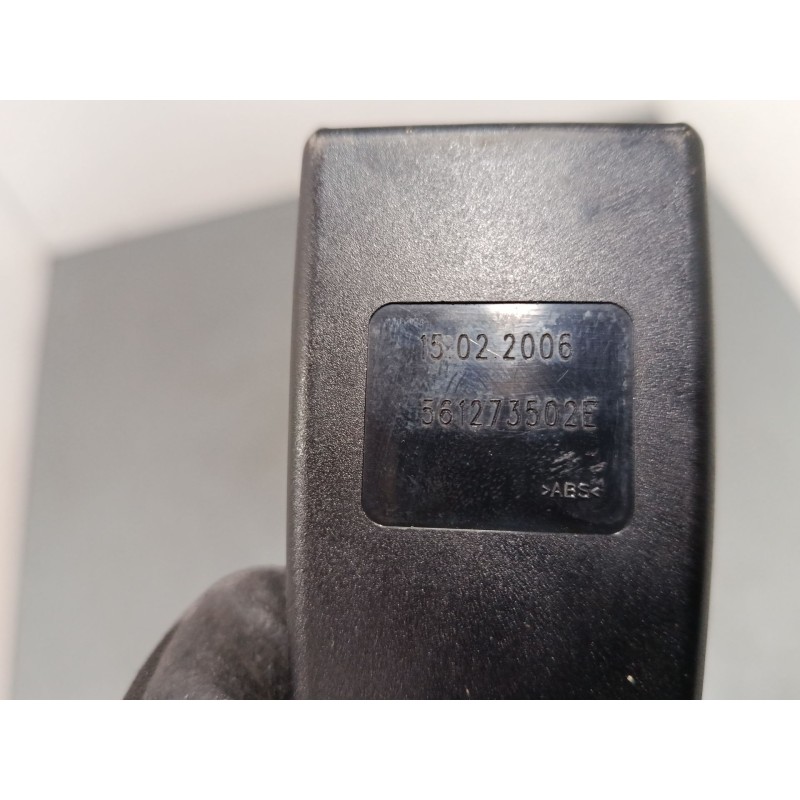Recambio de anclaje cinturon delantero derecho para bmw 7 (e65, e66, e67) 730 i, li referencia OEM IAM 6982524  