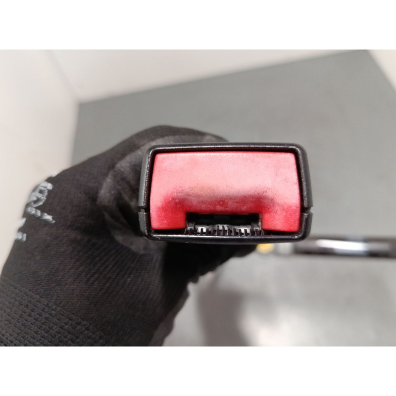 Recambio de anclaje cinturon delantero derecho para bmw 7 (e65, e66, e67) 730 i, li referencia OEM IAM 6982524  