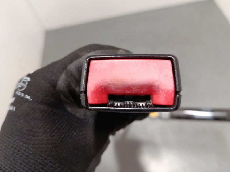 Recambio de anclaje cinturon delantero derecho para bmw 7 (e65, e66, e67) 730 i, li referencia OEM IAM 6982524  