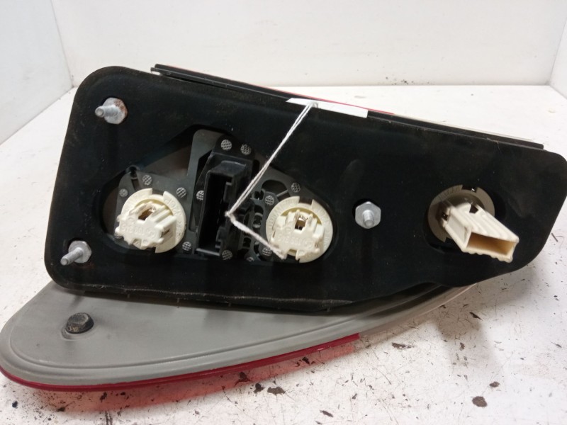 Recambio de piloto trasero izquierdo para bmw x5 (e53) 3.0 d referencia OEM IAM 6321716447506  