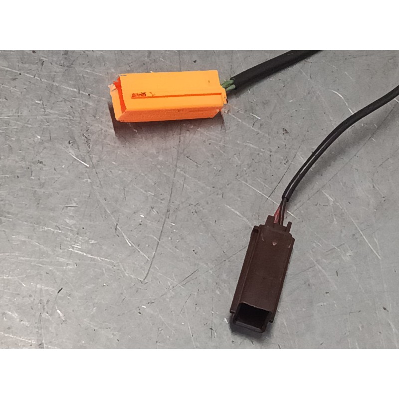 Recambio de anclaje cinturon delantero derecho para ford mondeo iii (b5y) 2.0 16v referencia OEM IAM 1S71F61208  