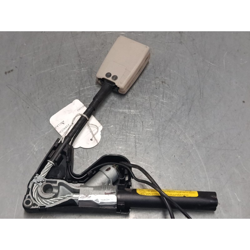 Recambio de anclaje cinturon delantero derecho para ford mondeo iii (b5y) 2.0 16v referencia OEM IAM 1S71F61208  