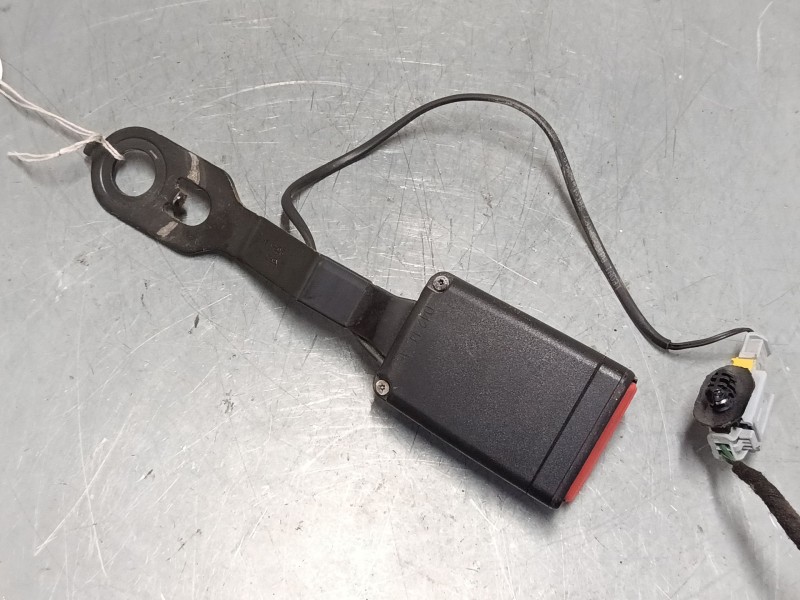 Recambio de anclaje cinturon delantero derecho para peugeot 208 i (ca_, cc_) 1.4 hdi referencia OEM IAM   