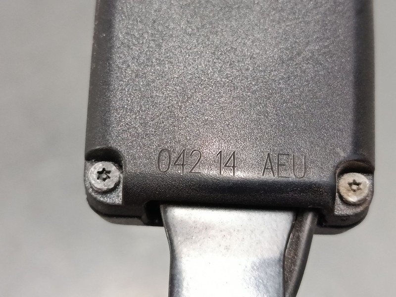 Recambio de anclaje cinturon delantero derecho para peugeot 208 i (ca_, cc_) 1.4 hdi referencia OEM IAM   