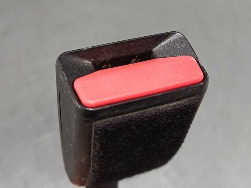 Recambio de anclaje cinturon delantero derecho para peugeot 208 i (ca_, cc_) 1.4 hdi referencia OEM IAM   