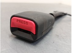 Recambio de anclaje cinturon delantero derecho para hyundai ix35 (lm, el, elh) 2.0 crdi referencia OEM IAM 1K06886506R   2
