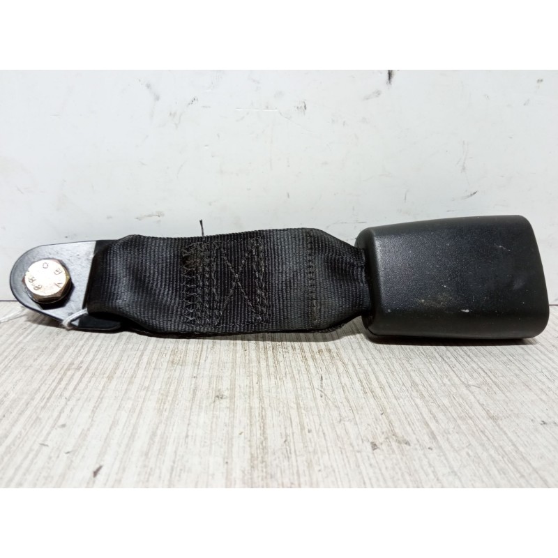 Recambio de anclaje cinturon trasero derecho para alfa romeo 147 (937_) 1.9 jtd (937.axd1a, 937.bxd1a) referencia OEM IAM 104510