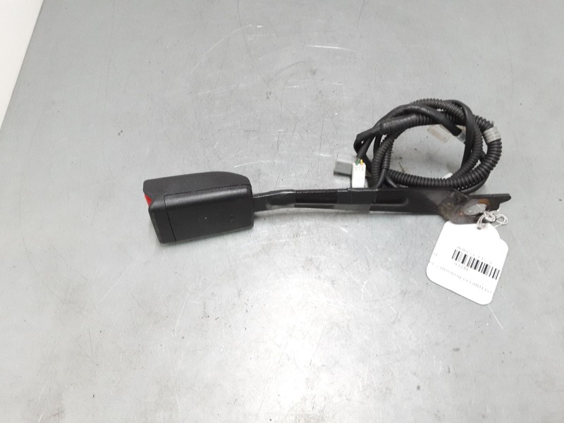 Recambio de anclaje cinturon delantero derecho para toyota auris (_e15_) 1.8 hybrid (zwe150_) referencia OEM IAM   