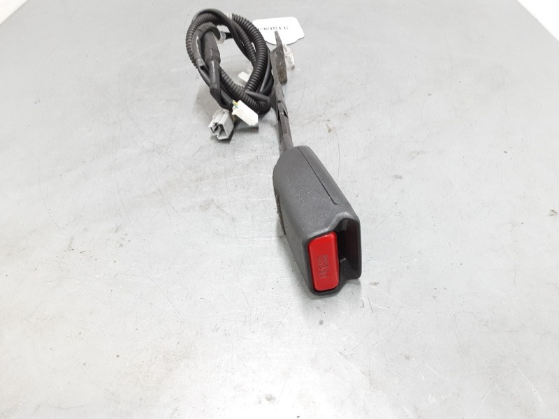Recambio de anclaje cinturon delantero derecho para toyota auris (_e15_) 1.8 hybrid (zwe150_) referencia OEM IAM   