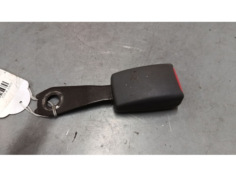 Recambio de anclaje cinturon delantero derecho para mitsubishi colt v (cj_, cp_) 1300 gl,glx (cj1a) referencia OEM IAM   