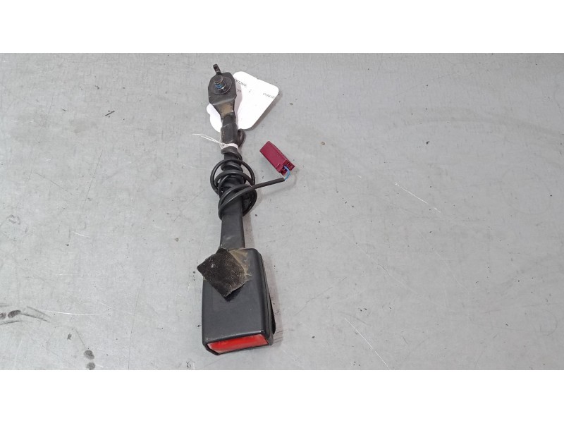 Recambio de anclaje cinturon delantero izquierdo para ford focus iii 1.6 tdci referencia OEM IAM   