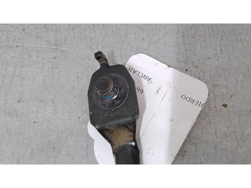 Recambio de anclaje cinturon delantero izquierdo para ford focus iii 1.6 tdci referencia OEM IAM   