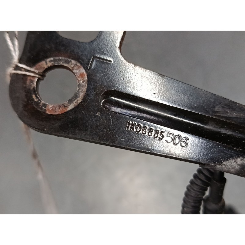 Recambio de anclaje cinturon delantero izquierdo para hyundai ix35 (lm, el, elh) 2.0 crdi referencia OEM IAM 1K0 688 5506  