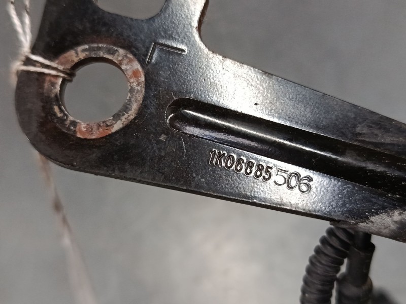 Recambio de anclaje cinturon delantero izquierdo para hyundai ix35 (lm, el, elh) 2.0 crdi referencia OEM IAM 1K0 688 5506  
