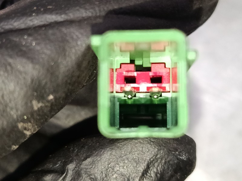 Recambio de anclaje cinturon delantero izquierdo para volvo v40 hatchback (525) d2 referencia OEM IAM 8632604  