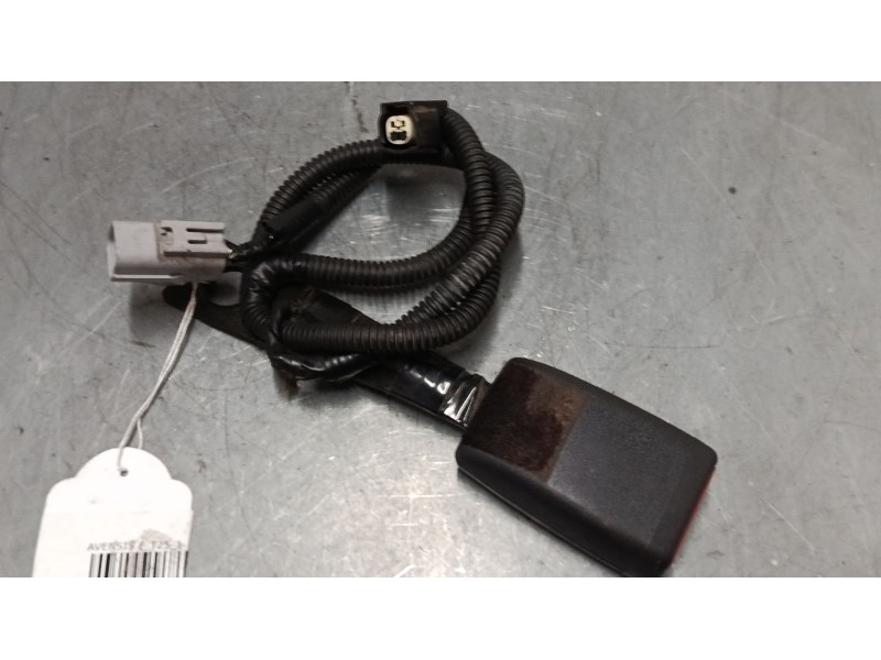 Recambio de anclaje cinturon delantero izquierdo para toyota avensis (_t25_) 1.8 (zzt251_) referencia OEM IAM 076761  