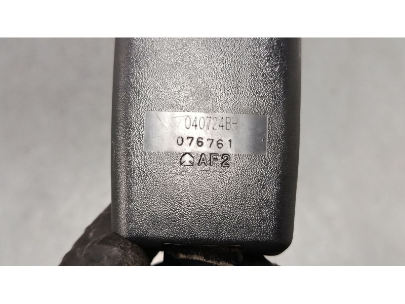 Recambio de anclaje cinturon delantero izquierdo para toyota avensis (_t25_) 1.8 (zzt251_) referencia OEM IAM 076761  